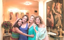 Irmãs e Mãe em Ciranda de Pedra - Amizade eterna